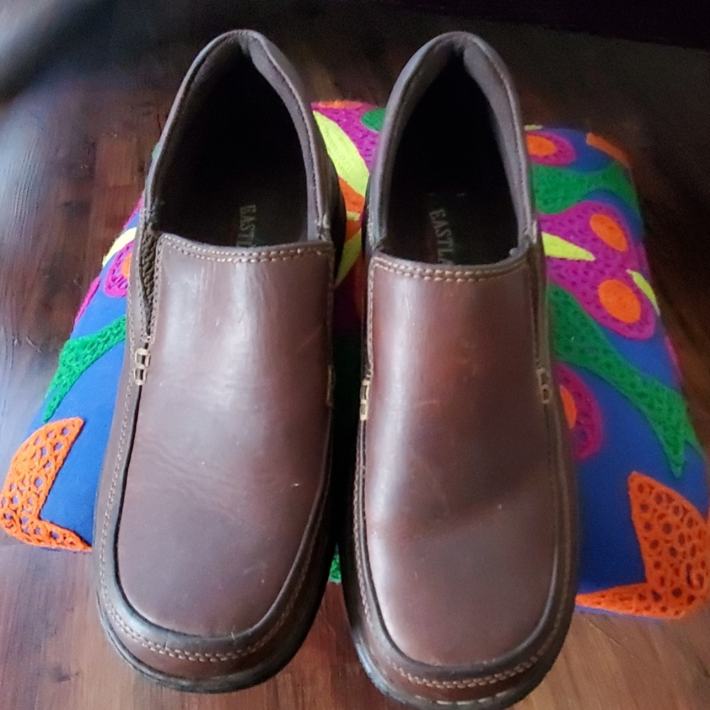 Shoes - Picture 5 of 7